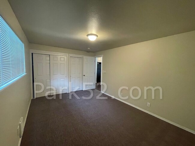 Building Photo - North Tacoma 1 Bed 1 Bath Apartment