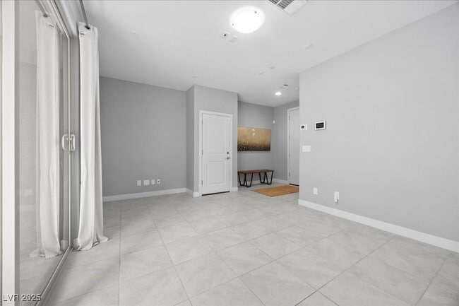 Building Photo - 635 Pyrite Will St