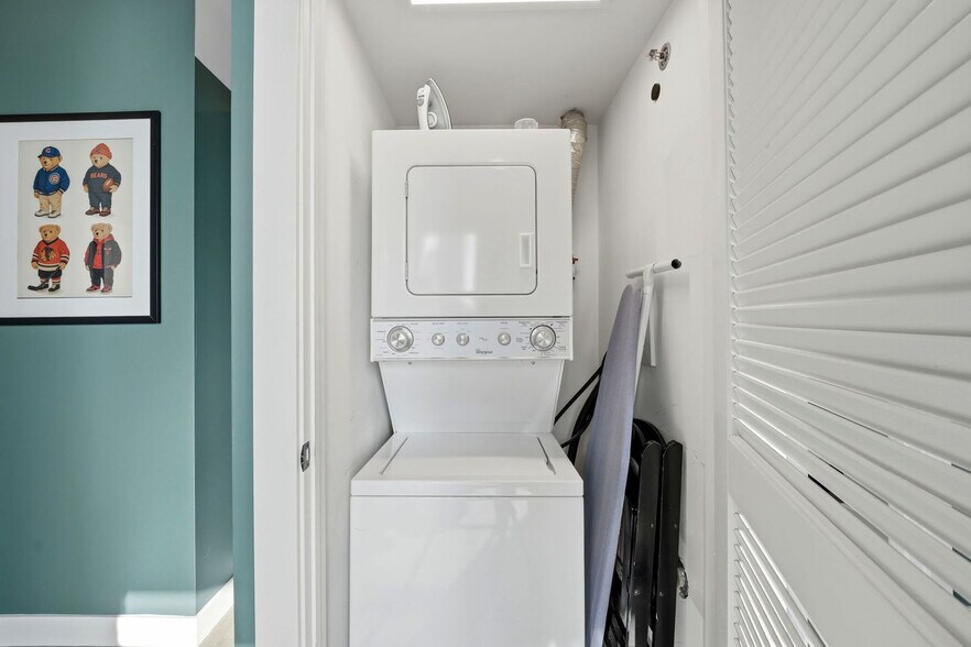 Building Photo - 417 S Dearborn St