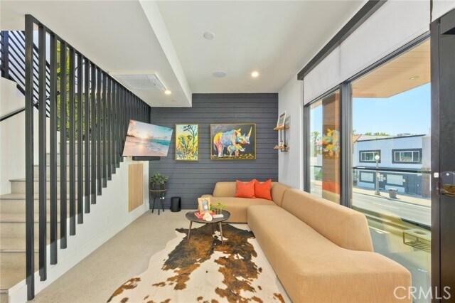 Building Photo - 502 E Balboa Blvd