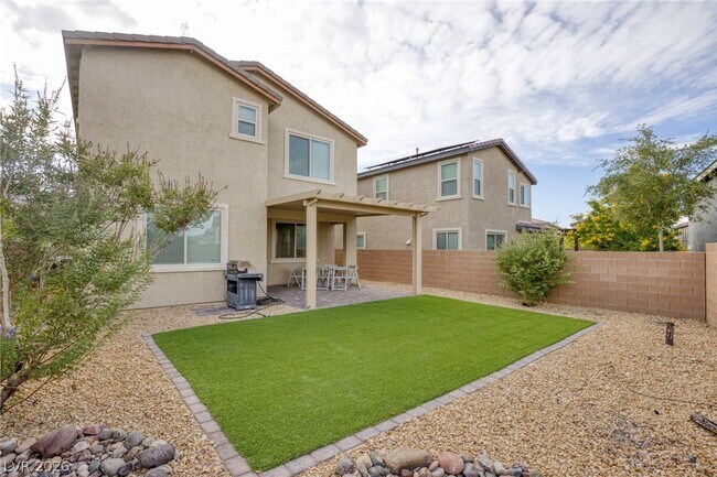 Building Photo - 976 Bluebell Brook St