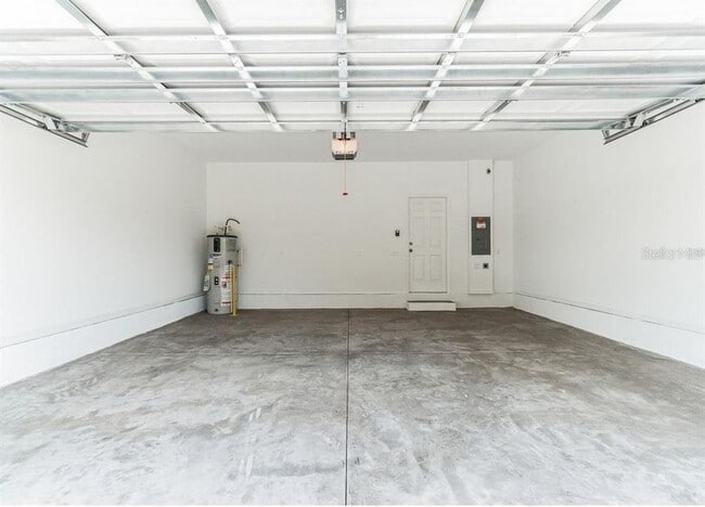 Building Photo - 2905 Voyager Ave
