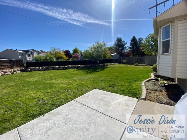 Building Photo - 2014 Jenny Ln.