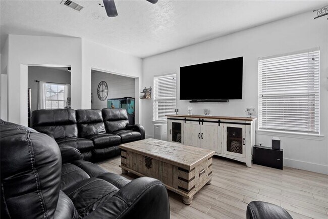 Building Photo - 7529 Topaz Way