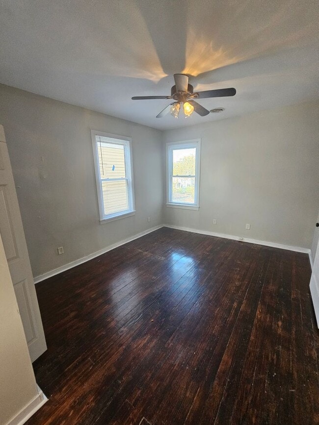 Building Photo - Historic Charm combined with Modern convenience 3 bedroom 2.5 bath spacious home