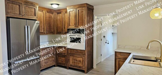 Building Photo - 9328 Berkshire Cir
