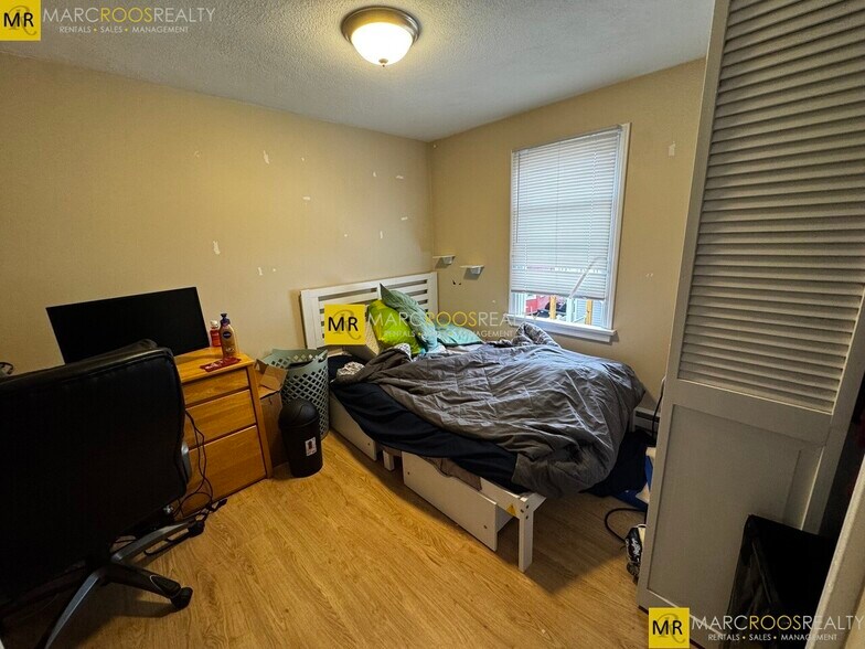 Building Photo - 28 Frederick Ave