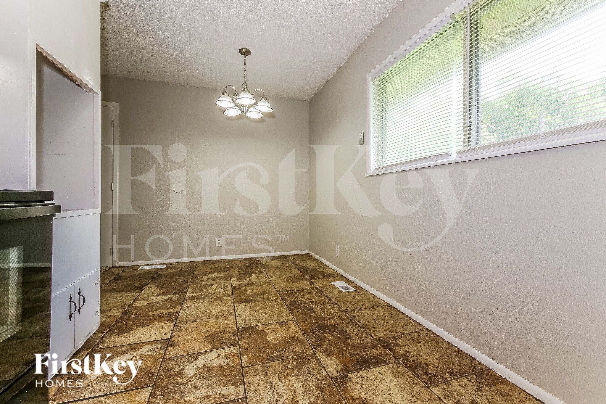 Building Photo - 9309 Farley Ave