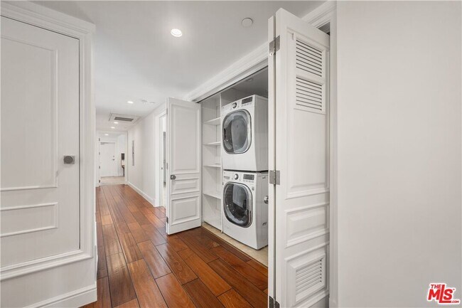 Building Photo - 918 S Wooster St