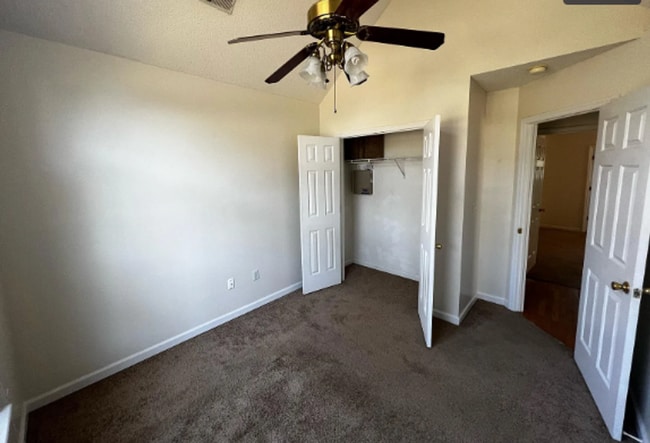 Building Photo - 3Bed/2Bath 1300 sq ft home!