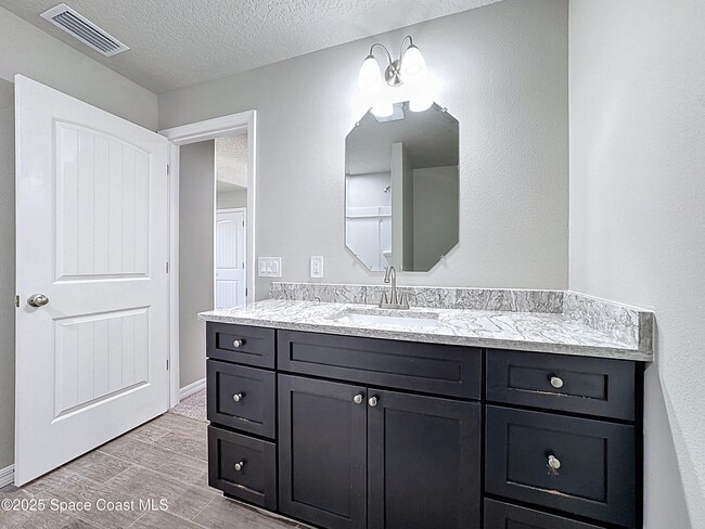 Building Photo - 534 L M Davey Ln