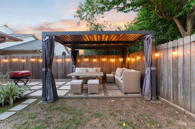 Building Photo - 7764 Park Falls Dr