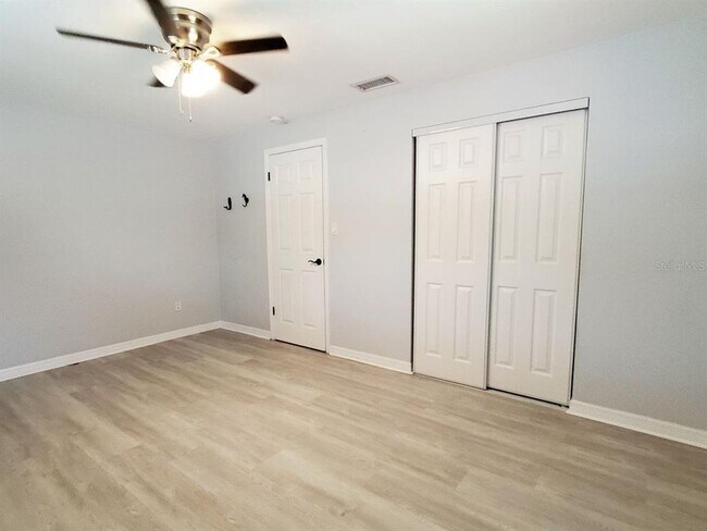 Building Photo - 507 Vine Ave