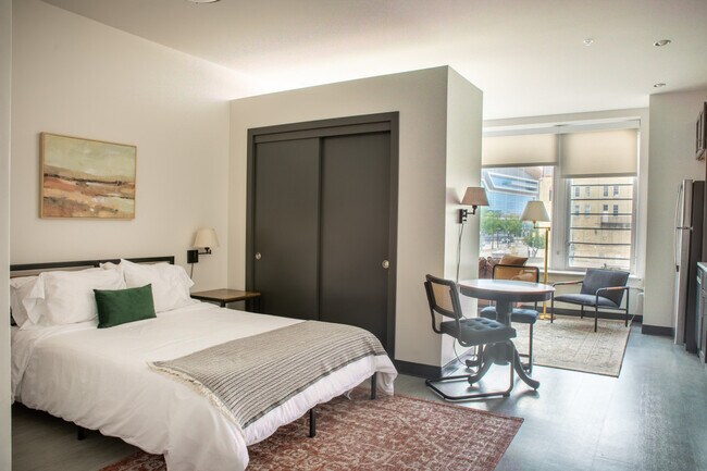 Building Photo - 333 W State St