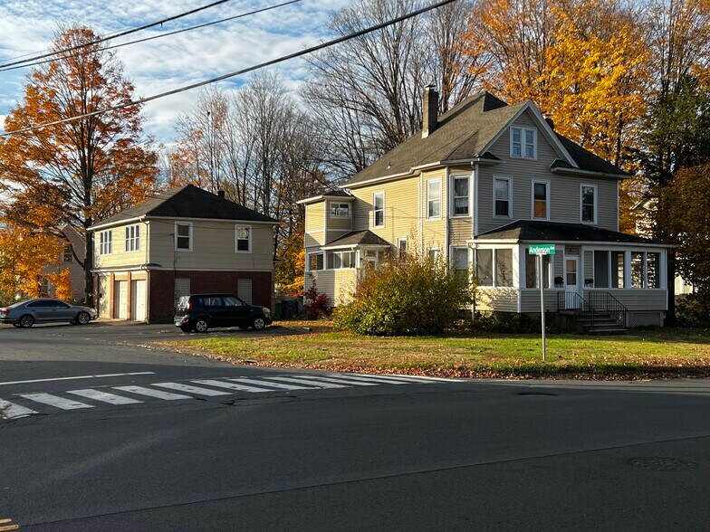 Building Photo - 32 Washington St