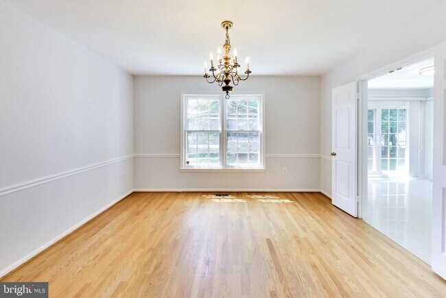 Building Photo - 991 Farm Haven Dr