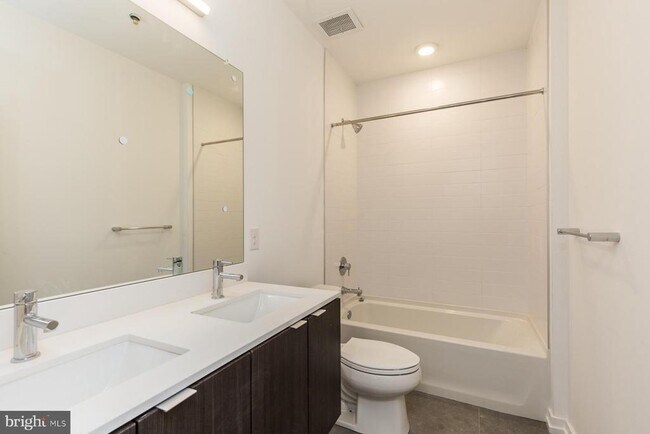 Building Photo - 1247 N 27th St