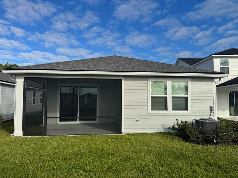 Building Photo - 193 Spruce Hl Pt