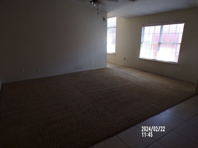 Building Photo - Great Townhouse