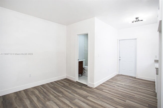 Building Photo - 2424 NW 7th Ct