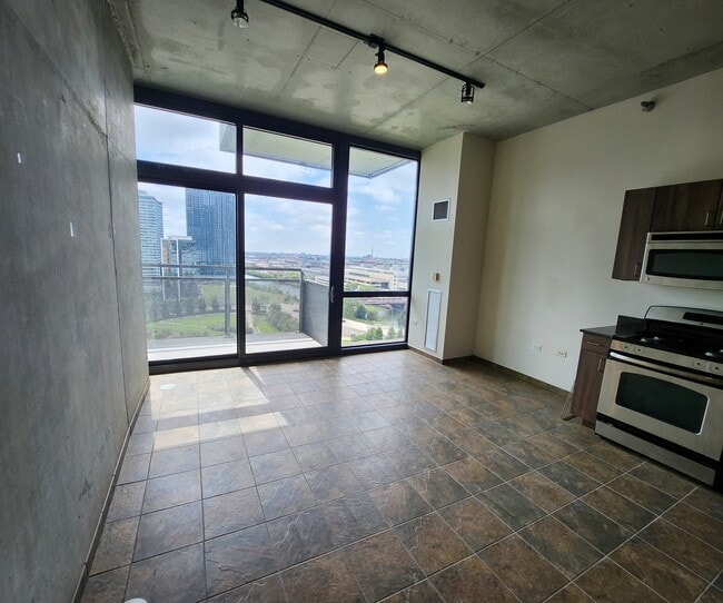 Building Photo - 235 W Van Buren St