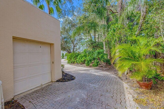 Building Photo - 16334 Port Dickinson Dr