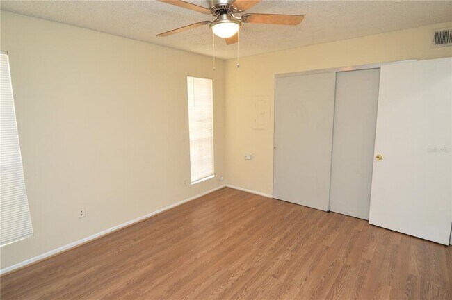 Building Photo - 8647 Mallard Reserve Dr