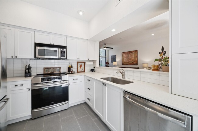 Building Photo - 701 Bering Dr