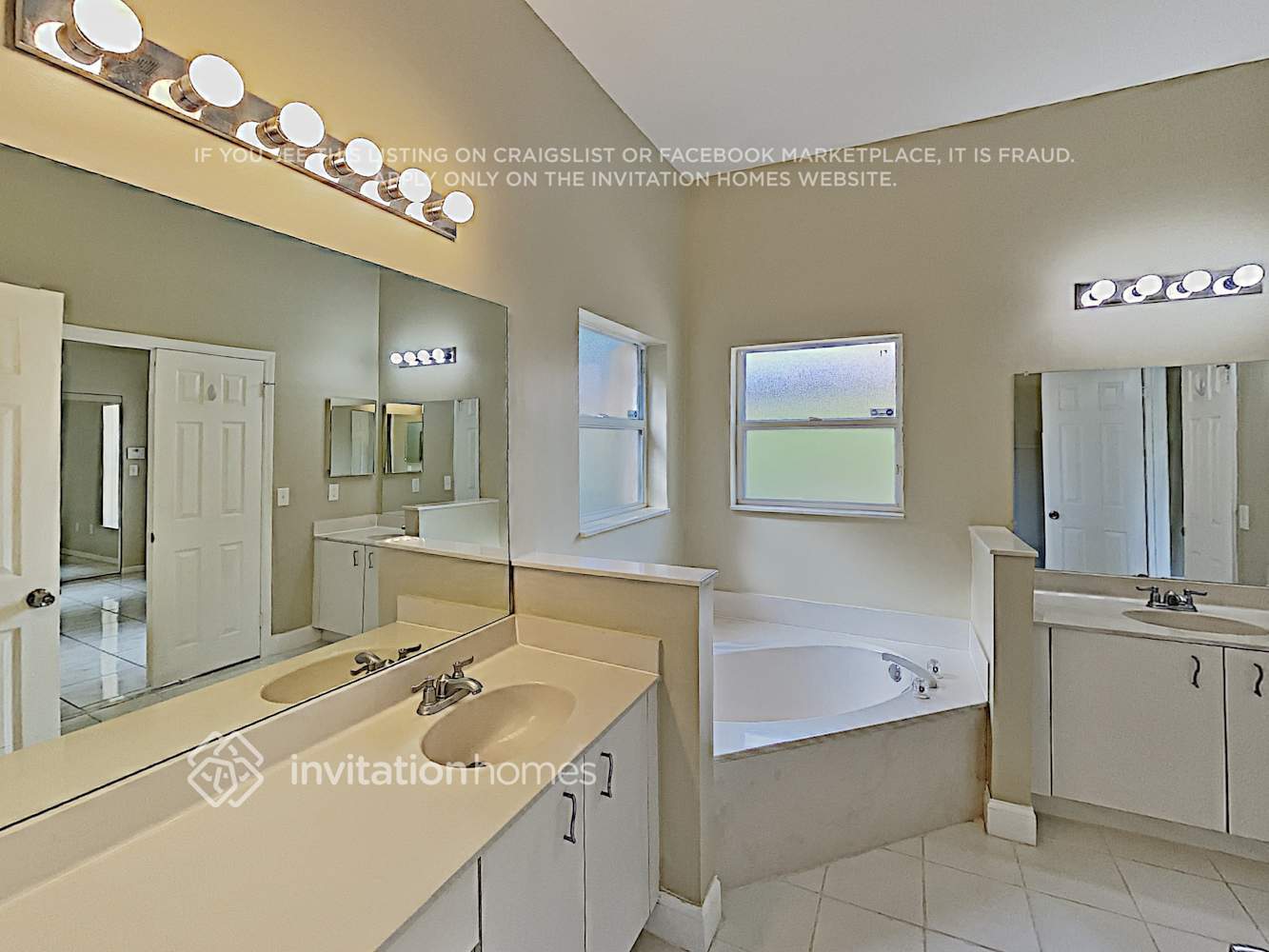 Building Photo - 1422 SW 158th Ave