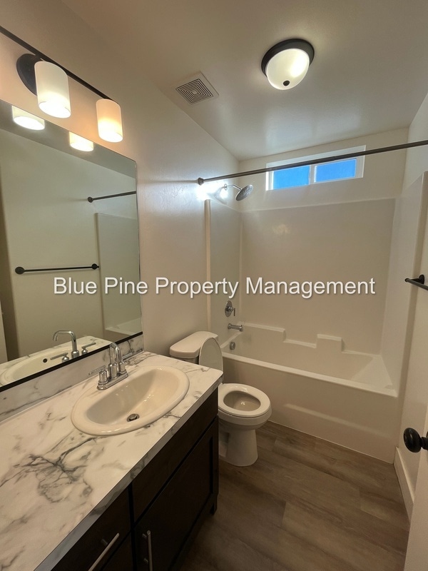 Building Photo - 3534 Apolena Ave