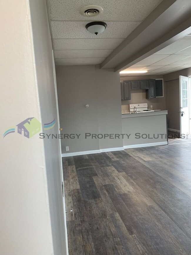 Building Photo - Madison Rental