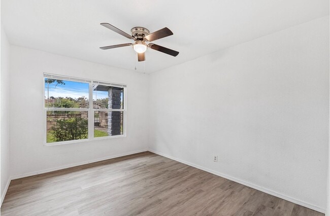 Building Photo - Beautiful 3 bedroom, 2 bathroom House