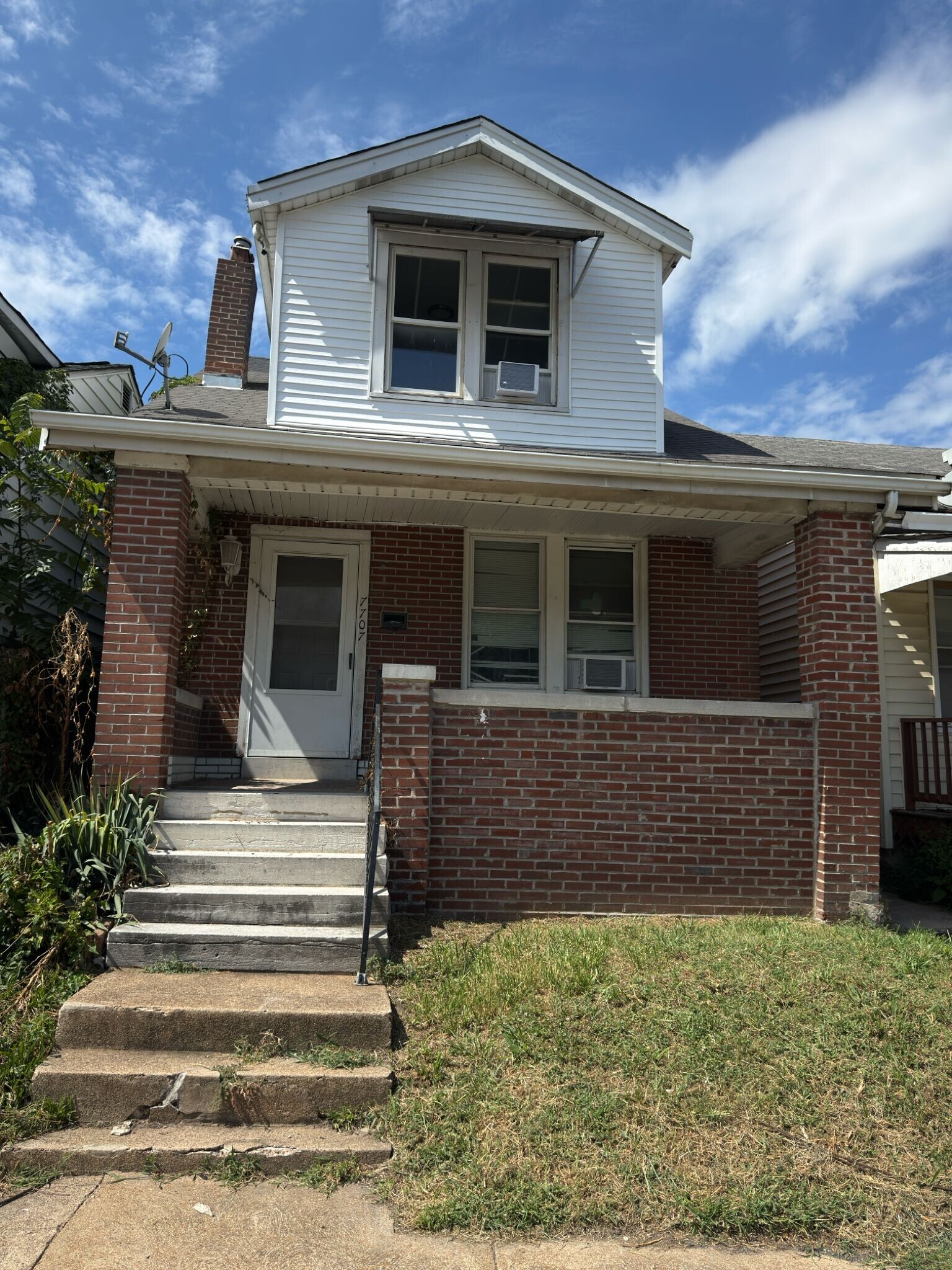 Building Photo - 7707 Vermont Ave