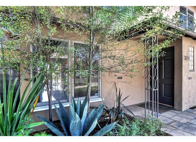 Building Photo - 1224 S Orange Dr