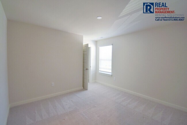 Building Photo - Gorgeous and modern 5 bd 3 ba home in Smyrna! Neighborhood pool and playground!