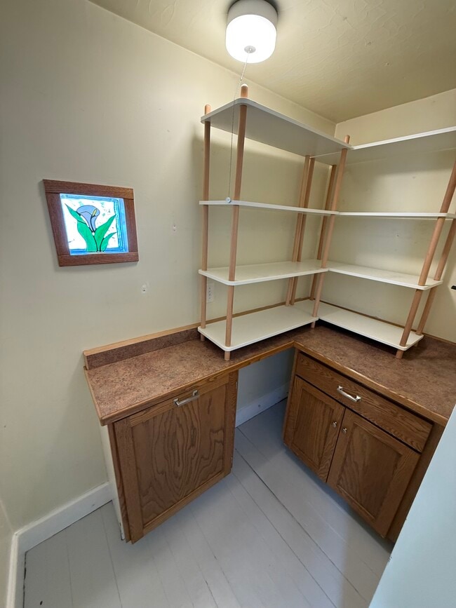 Building Photo - 815 S Lake Ave