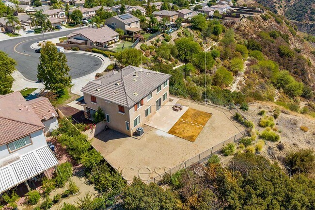 Building Photo - Spacious 4 Bed + Loft Home with 3-Car Garage in Lake Elsinore