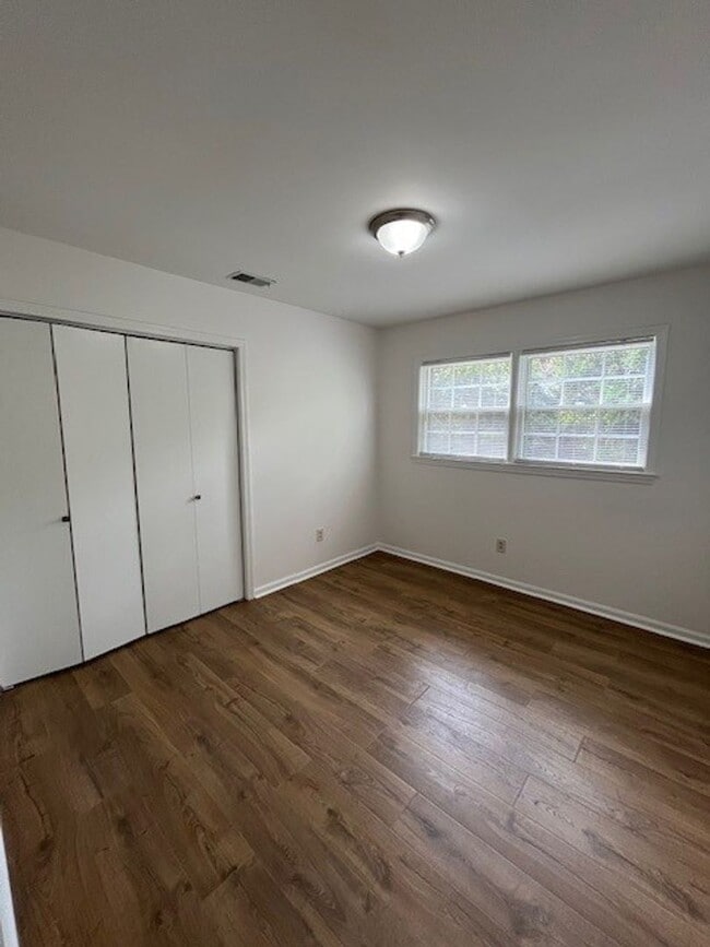 Building Photo - Recently updated 3 bedroom 2 bath home in King Grants