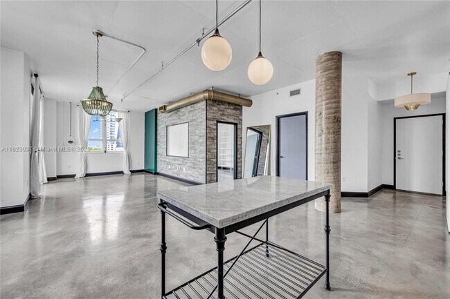 Building Photo - 2275 Biscayne Blvd Blvd