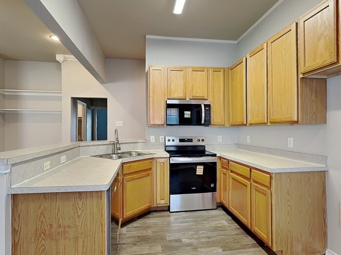 Building Photo - 11825 Hickory Garden Dr