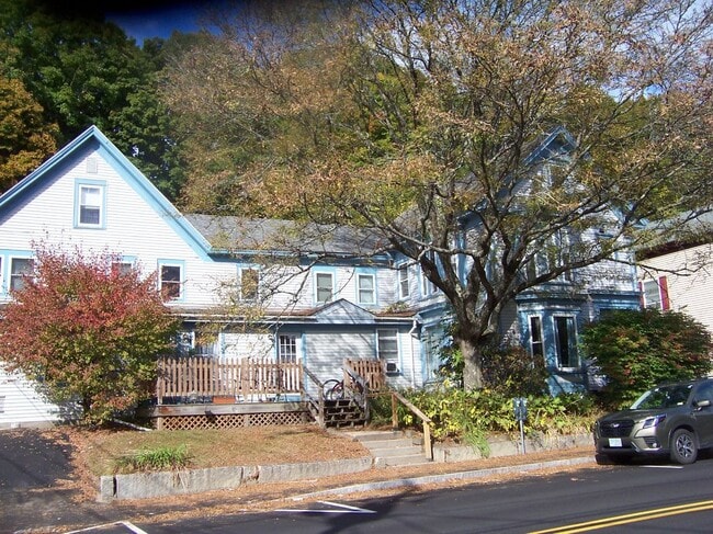 Primary Photo - 40 Main St