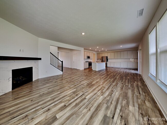 Building Photo - 2120 S Quincy Dr