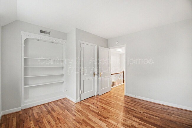 Building Photo - 1510 S Edgewood St