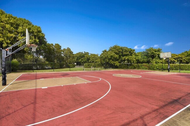 Building Photo - 2032 Alta Meadows Ln