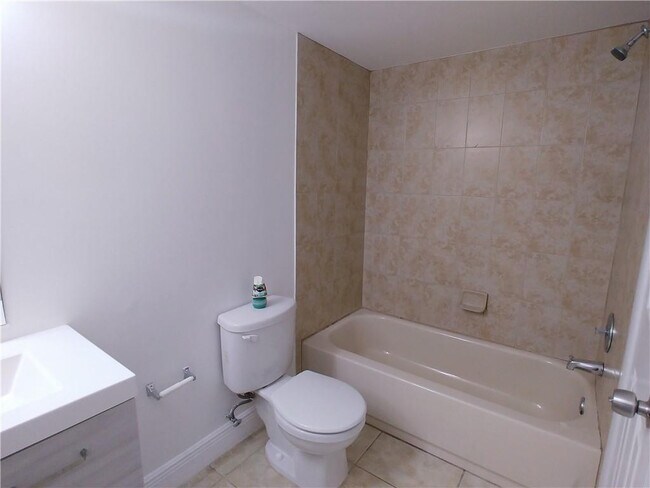 Building Photo - 705 NW 91st Terrace