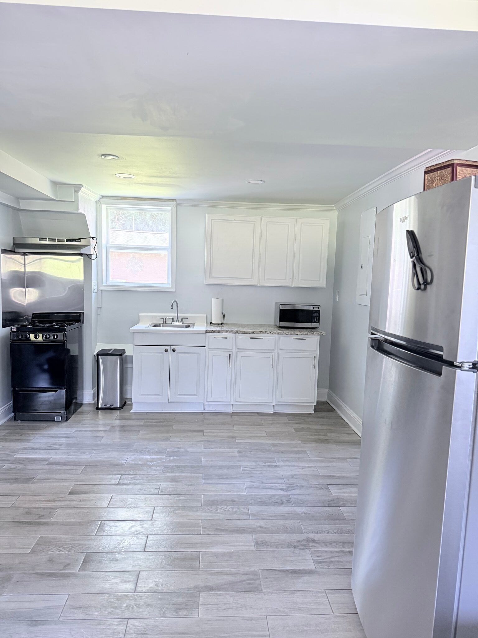 Building Photo - 994 Overbrook Cir