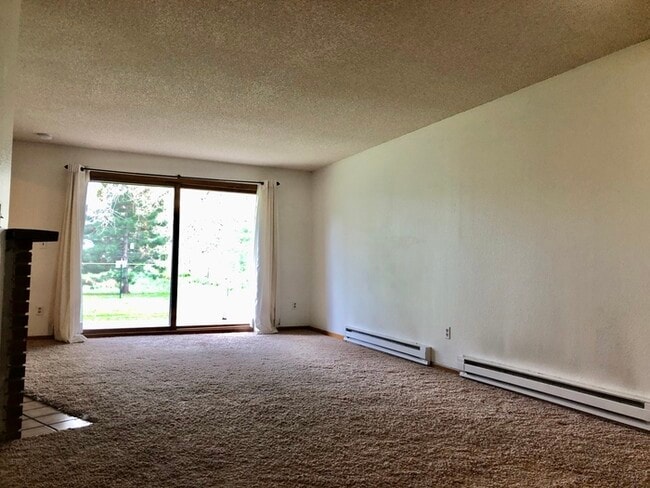 Building Photo - Beautiful Condo in Aspen Village