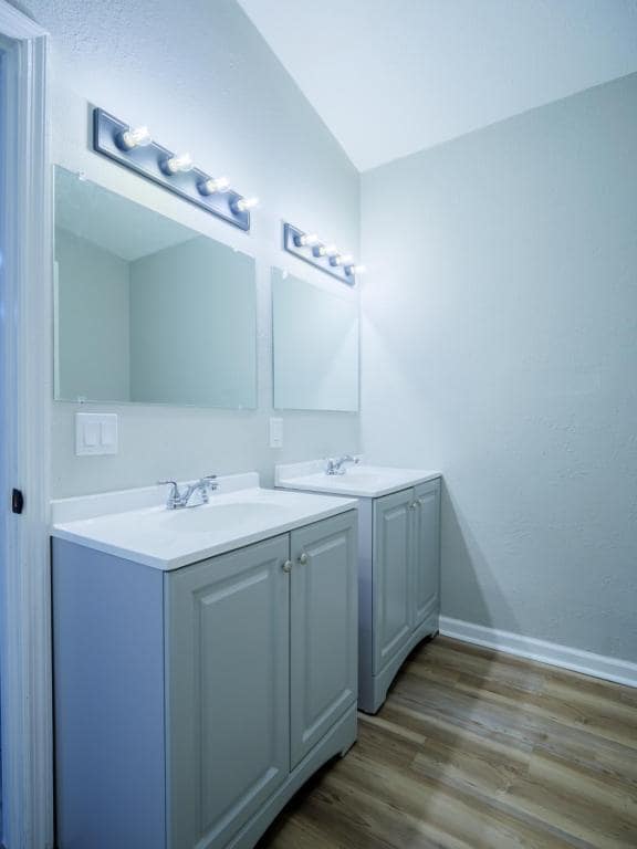 Building Photo - 804 Lakeland Ave