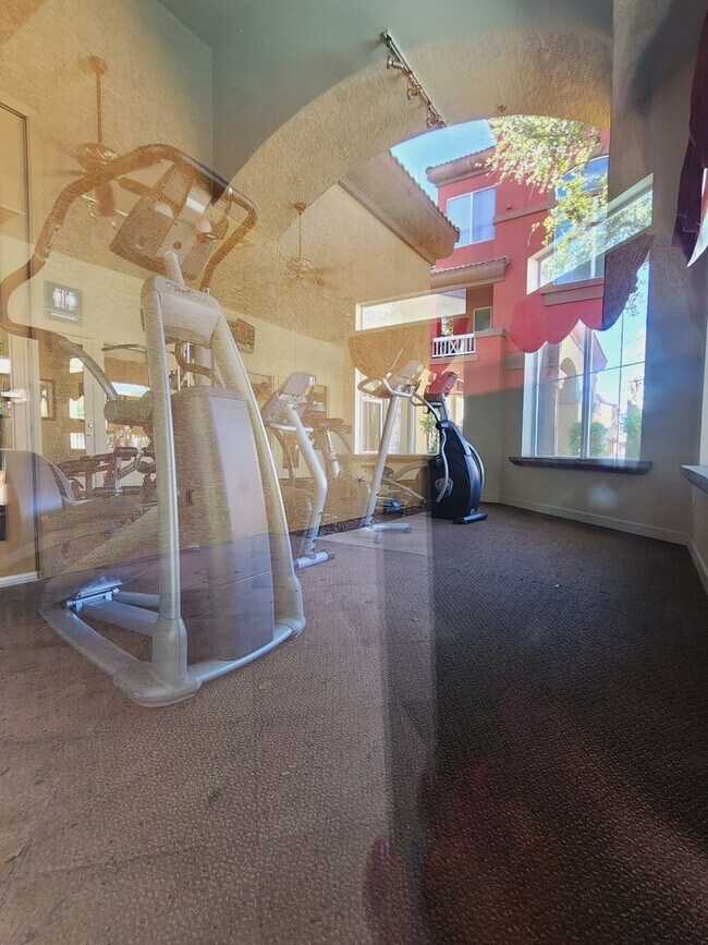 Building Photo - Lovely Parkside Townhome!