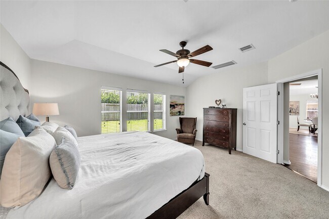 Building Photo - 1911 Mound Lake Dr